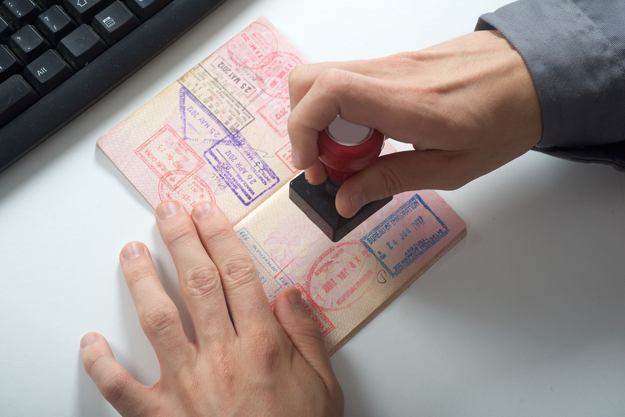Pasport nazoratidan qanday o‘tish kerak